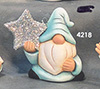 Gnome with star in right hand